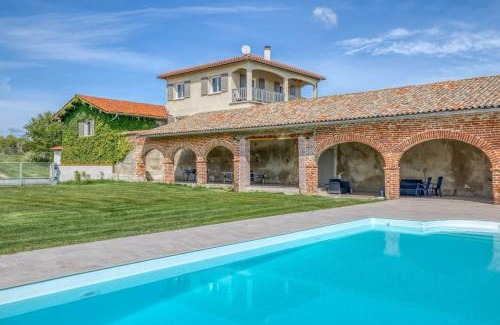 Grezieux-le-Fromental Villa | Family Villa Retreat Just 1H15 from Lyon with Pool & Hot Tub