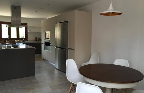 Lloseta Villa | Family Villa: Central Island Retreat with Pool & Pet-Friendly