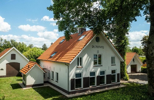 Municipality of Barneveld House | Elegant Holiday Home with Pool and Beautiful Garden