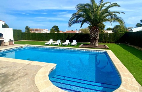 L Almadrava House | Relaxing Retreat at Villa L'Ametlla de Mar with Pool