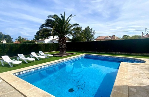 L Almadrava House | Relaxing Retreat at Villa L'Ametlla de Mar with Pool