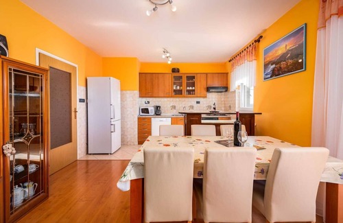 Lindar Villa | Family-Friendly Villa with Pool Near Pazin Awaits You
