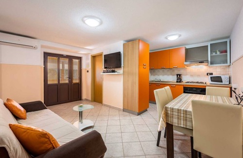 Lindar Villa | Family-Friendly Villa with Pool Near Pazin Awaits You