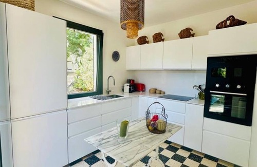 Plage de la Garonnette Villa | Charming Villa Sainte-Maxime with Ocean View and 4 Bedrooms