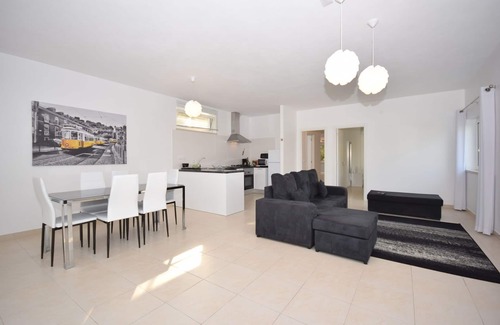 Alcobaca Villa | Idyllic Villa with Pool, Terrace & Garden - Rated 9.8/10