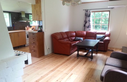 Grabo House | Family-Friendly Beach Retreat with Fishing & Pool Access