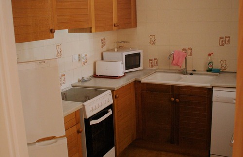 Pals Apartment | Beachfront Escape: Guest Rated 9.4 with Ocean View