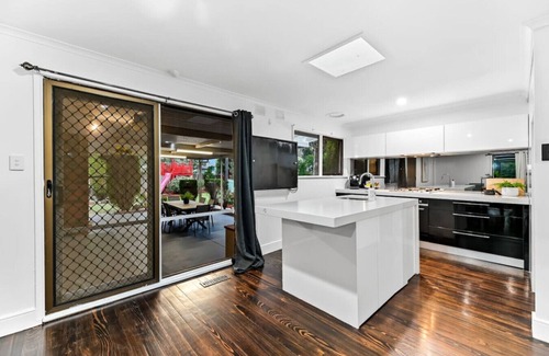 Berwick House | Family-Friendly Retreat: Pool, Garden & Lake Views Await