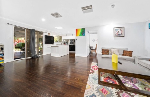 Berwick House | Family-Friendly Retreat: Pool, Garden & Lake Views Await