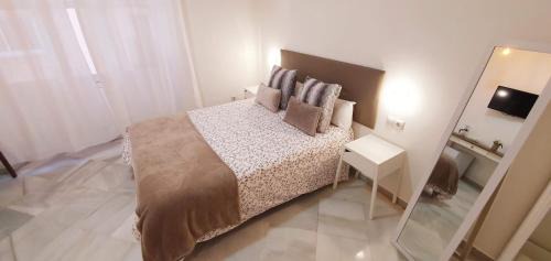 Ensanche Centro House | Budget-Friendly Fan Rooms Duquesa - Perfect for Families!