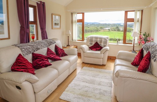 Lettermacaward Cottage | FAN TAMAILL, family friendly in Lettermacaward, County Donegal