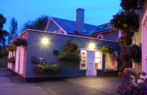 Kilkenny House | Eco-Friendly Fanad House with Hot Tub & Breakfast Included