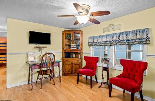 Salter Path House | Discover Fanci's Hideout: Pet-Friendly Retreat for Families