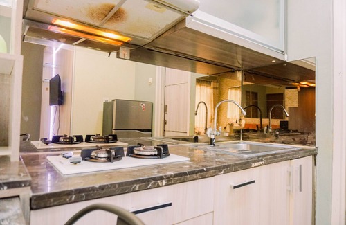 Jakarta Utara Apartment | Stylish 2Br Apartment with Pool and Breakfast in Gading