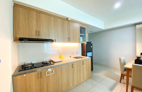 Bekasi Barat Apartment | Stylish 3Br Apartment at Grand Kamala Lagoon with Kitchen