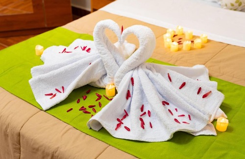 Sauce Hotel | Fanda: Guest Rated 10/10 with Private Pool & Hot Tub