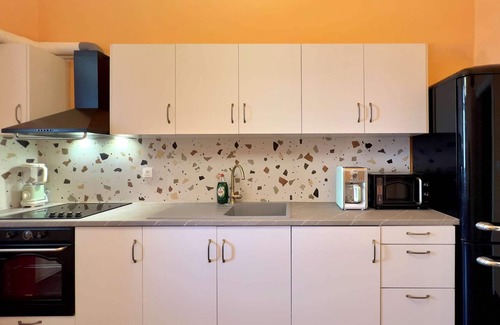 Thessaloniki City Centre Apartment | Fandango: Monumental Apartment with Scenic Views & Amenities