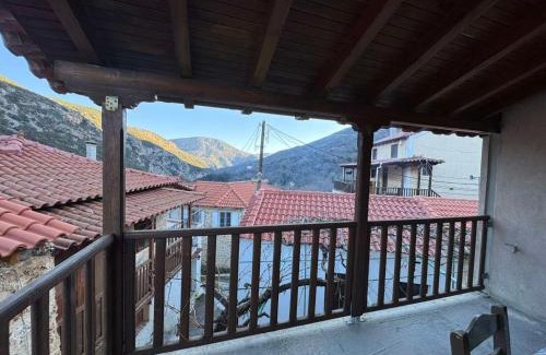 North Kynouria House | Fani's House: Guest Rated 10/10, Family & Pet Friendly Stay