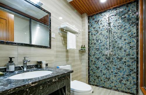 Zhonglou Shangquan Hotel | Discover Fanjian Inn Near Xi'an Drum Tower & Cultural District