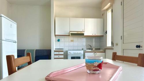 Torrette Apartment | Fano, trilocale con portico a 30mt dal mare - F001