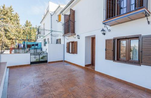 Montefrio Ski Chalet | Relaxing 3 BR Home with Reviews of 9.6/10 - Perfect for Families