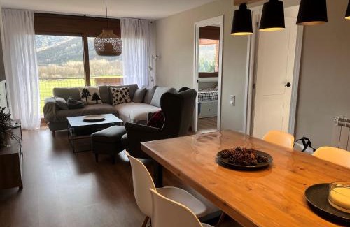 Esterri D'Aneu Apartment | Inviting Apartment with Views in Esterri - Guest Rated 9.3