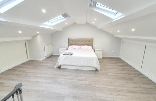 La Coruna Apartment | Cozy Apartment Near Attractions with High Guest Rating