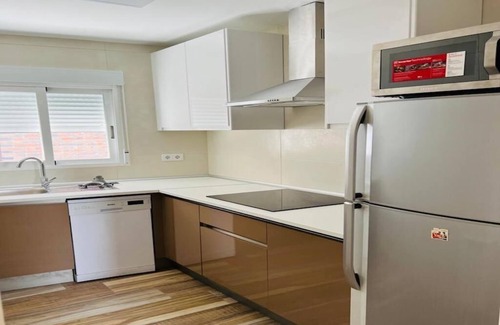 Benidorm Centro Apartment | Modern Apartment Near Benidorm Beaches, Rated 10/10!