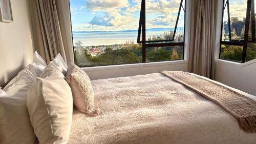 Thames Bed & Breakfast | Discover Fantail Hill: Family-Friendly Stay with Breakfast