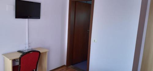Fagaras House | Comfortable Stay at Fantanita Craiesei with Breakfast Included