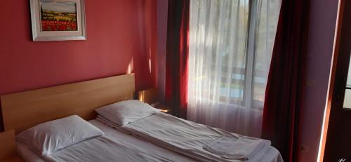 Fagaras House | Comfortable Stay at Fantanita Craiesei with Breakfast Included