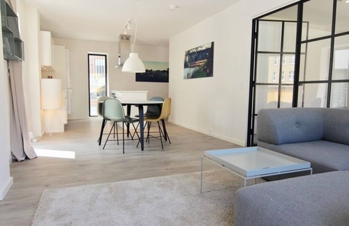 Øgadekvarteret Apartment | Elegant Apartment with Private Terrace for Family Getaways