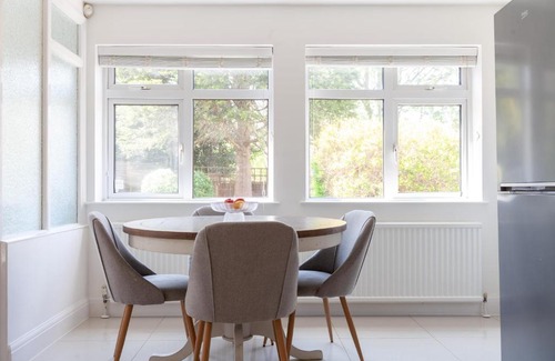 Crouch End Apartment | Elegant 2BR Flat with Private Garden in Crouch End