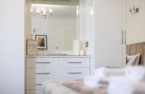 Crouch End Apartment | Elegant 2BR Flat with Private Garden in Crouch End