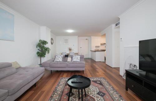 Pyrmont Apartment | Prime 3 Bedroom Apartment Near Darling Harbour & Casino