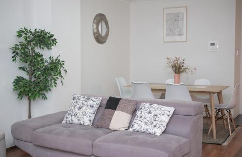 Pyrmont Apartment | Prime 3 Bedroom Apartment Near Darling Harbour & Casino