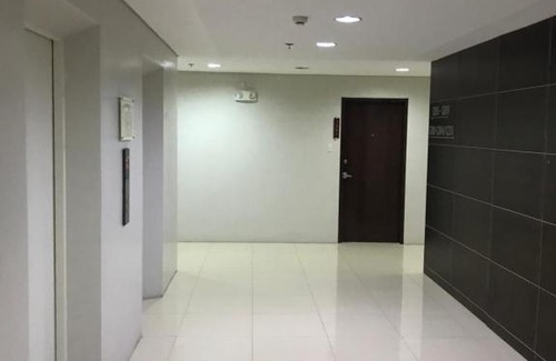 Lahug Apartment | Prime Location Condominium with Pool & Family-Friendly Amenities