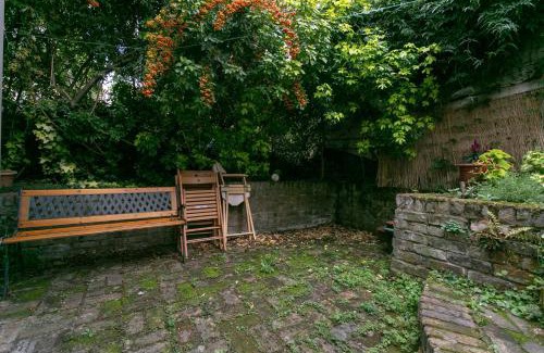 Finsbury Park Apartment | Bright 1 Bedroom Garden Flat - Family-Friendly Retreat