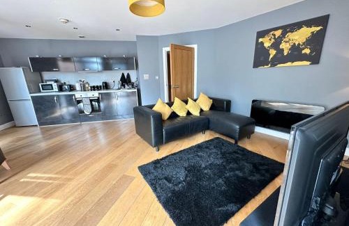 Cardiff City Centre Apartment | Modern City Centre Flat with Free Parking & Breakfast Included