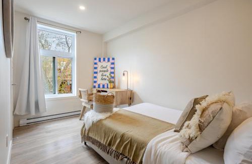 Cote-Des-Neiges—Notre-Dame-De-Grace Apartment | Fantastic and Spacious 3BR near Westmount DT MTL