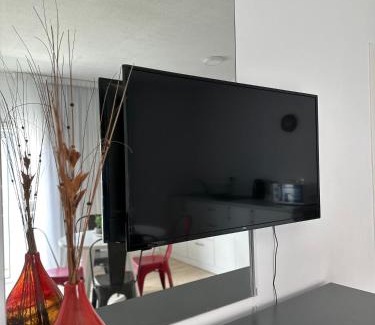 Larnaca City Centre Apartment | Inviting Apartment 163 in Finikoudes with Ocean View