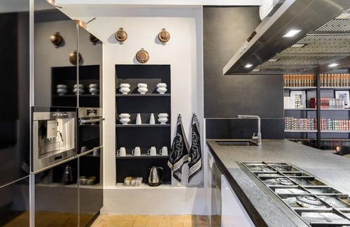 Figueres Apartment | Elegant JM 1 Attic: Perfect Blend of Comfort and Amenities