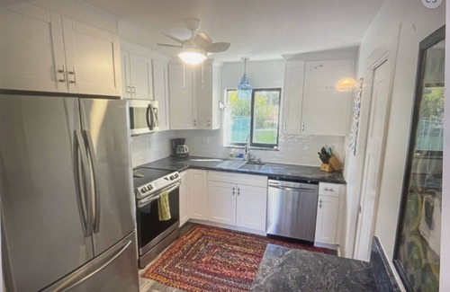 Tavernier House | Guest Rated 10/10: Bayside Townhouse with Pool Access