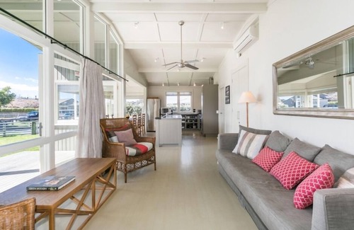 Waimarama House | Relaxing Beach House with Pool and Oceanfront Views