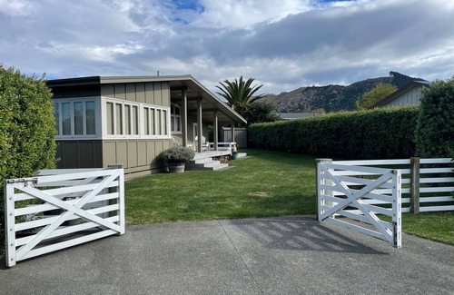Waimarama House | Relaxing Beach House with Pool and Oceanfront Views