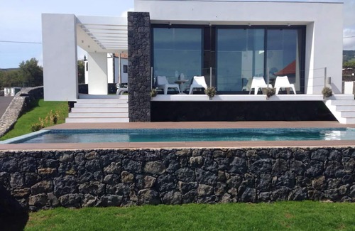 Angra do Heroismo Hotel | Experience Casa das Cinco: Top-Rated Azores Getaway