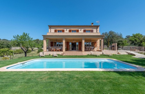 Arta Villa | Inviting Country House with Pool, Garden and High Rating