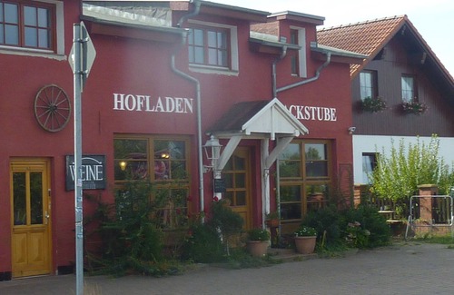 Klein Schwaß Apartment | Beautiful Apartment with Balcony & Top Guest Rating of 9.4