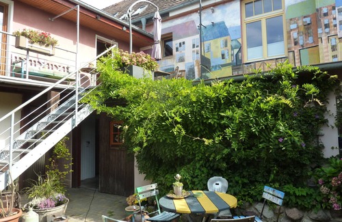 Klein Schwaß Apartment | Beautiful Apartment with Balcony & Top Guest Rating of 9.4