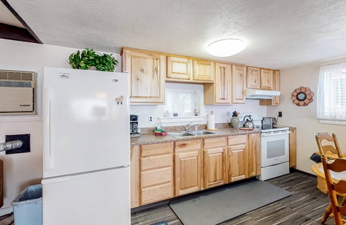 Cascade House | Ideal Downtown Retreat for Outdoor Lovers and Pets Welcome